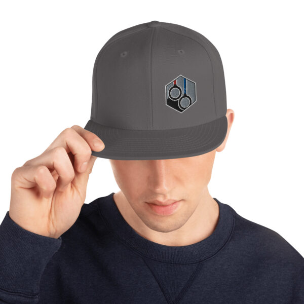 Offset embroidered / offset logo Snapback hat - Image 7