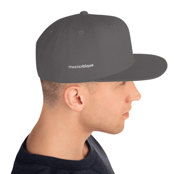 Offset embroidered / offset logo Snapback hat - Image 8