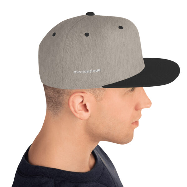 Offset embroidered / offset logo Snapback hat - Image 10